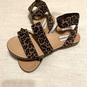 Steve Madden Cheetah Print Sandals Size 7